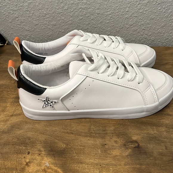 Evans Trim Trainer Savanah White size 10WW NEW - Picture 2 of 7